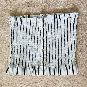 ROMWE WHITE AND BLACK STRIPED TUBE TOP 🤍